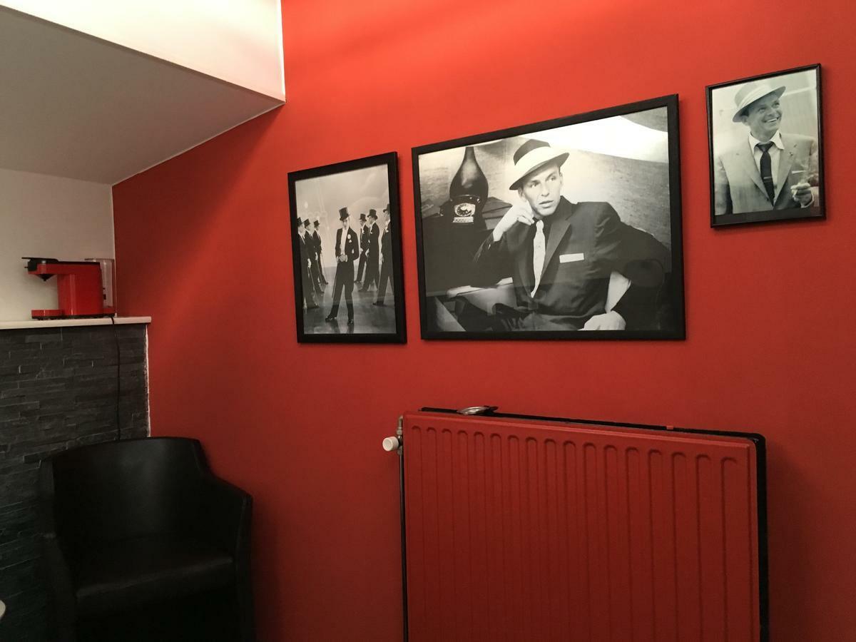 نيوبورت B&B Le Grand Cabaret المظهر الخارجي الصورة