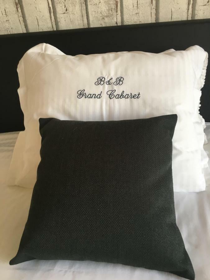 نيوبورت B&B Le Grand Cabaret المظهر الخارجي الصورة